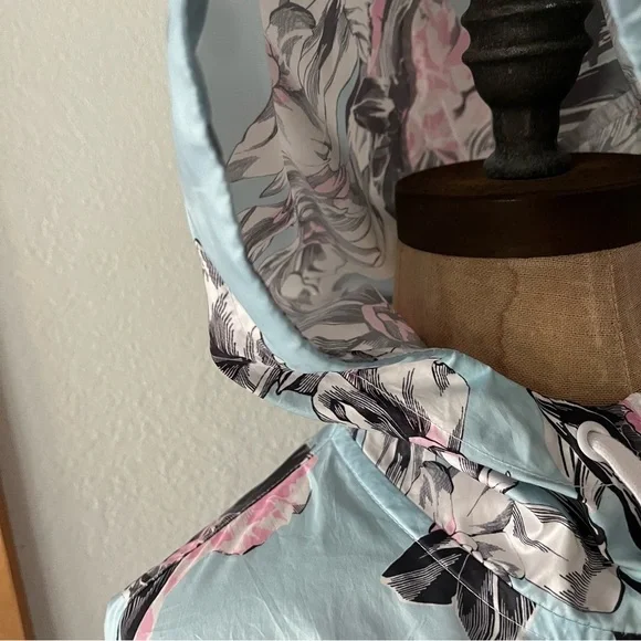 NIKE sz M HYPER FEMME White Cropped Windrunner Floral Print Windbreaker - Picture 7 of 15